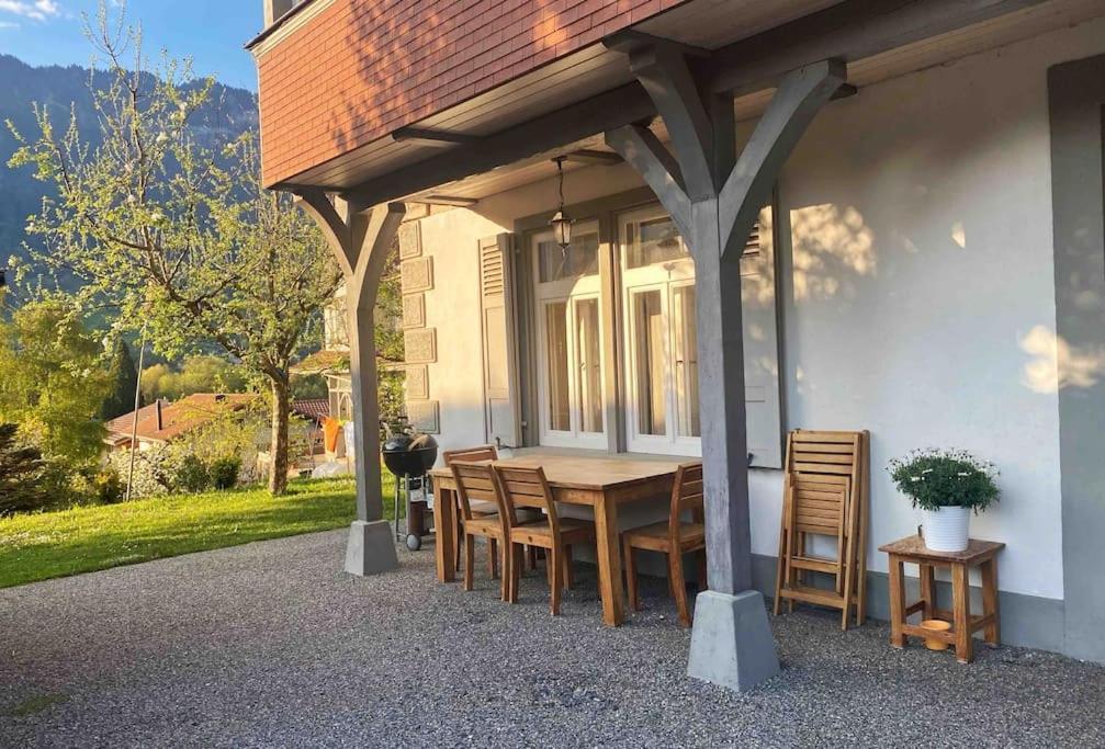 Chalet Mignon - Your Vacation Oasis At Lake Brienz Bönigen Buitenkant foto